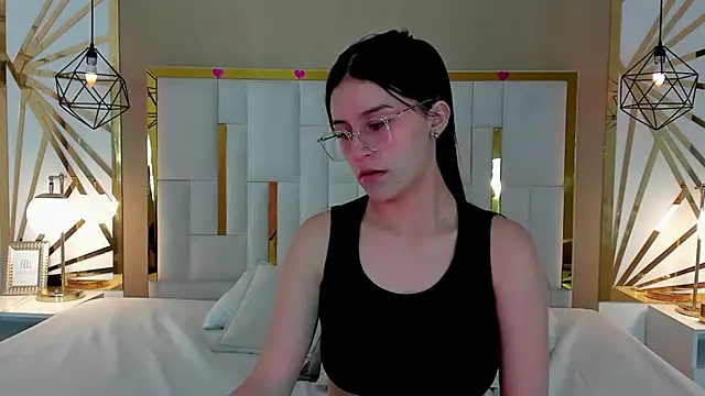 maddy jaclsonw online show from 10-19-25, 01:12