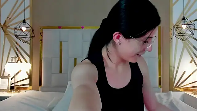 maddy jaclsonw online show from 10-20-25, 01:17