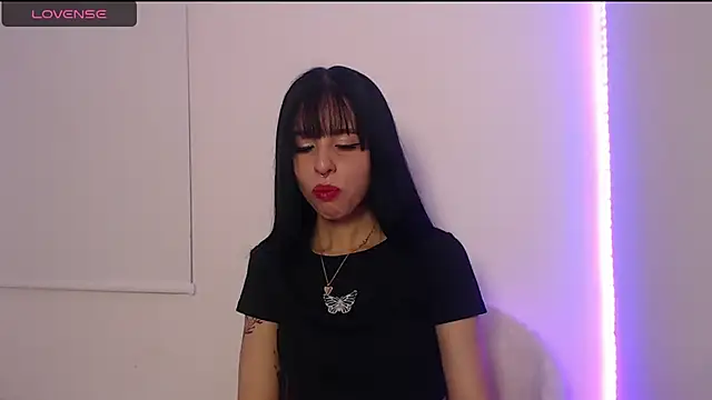 Lia  1 online show from 09-18-25, 01:18