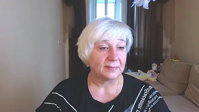 Milana Milky online show from 10-16-25, 05:19