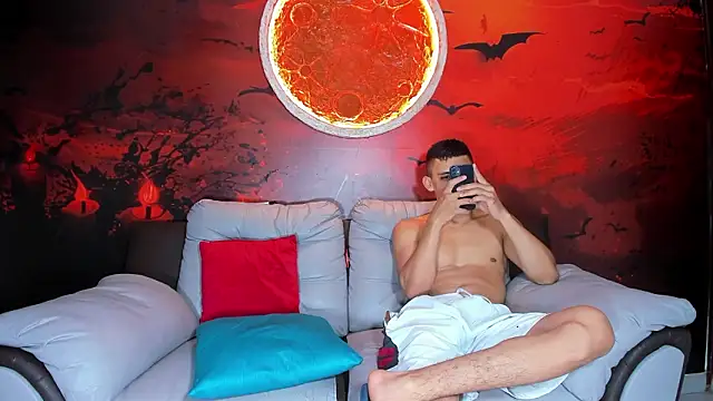 Snapshot of Party_cocks chatting on 02-27-26, 05:40 Party cocks online show from 02-27-26, 05:40