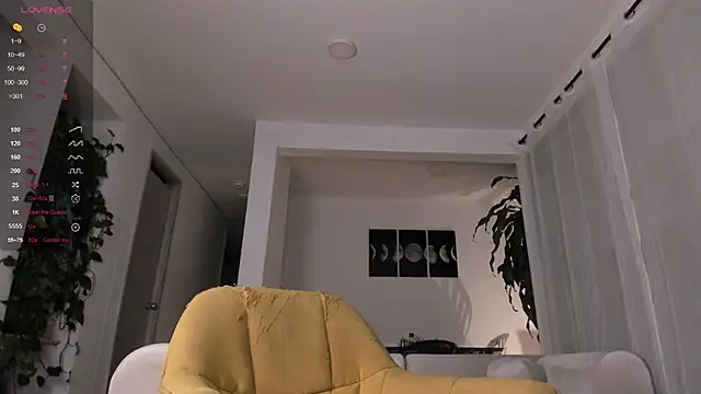 Snapshot of Hotay_andrew chatting on 10-04-25, 11:25 Hotay andrew online show from 10-04-25, 11:25