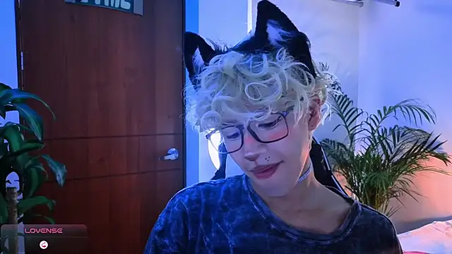 taichi bluy online show from 10-17-25, 01:57