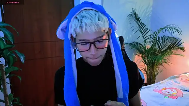 taichi bluy online show from 10-19-25, 02:34