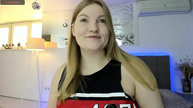 AshleyJoness online show from 10-19-25, 04:57