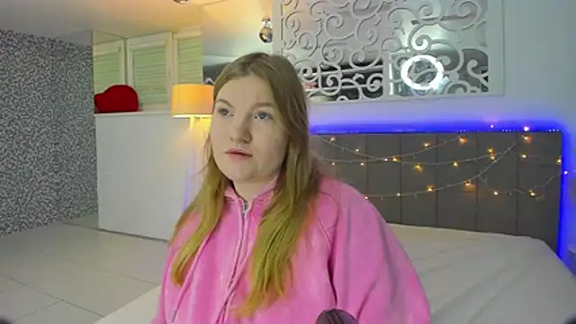 AshleyJoness online show from 12-21-25, 06:20