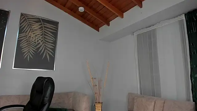 Snapshot of LiamCarterX chatting on 10-17-25, 04:26 LiamCarterX online show from 10-17-25, 04:26