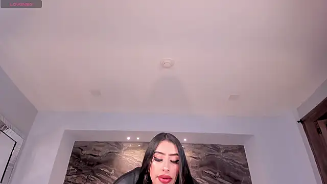 LeahLombardi  online show from 03-25-26, 03:34