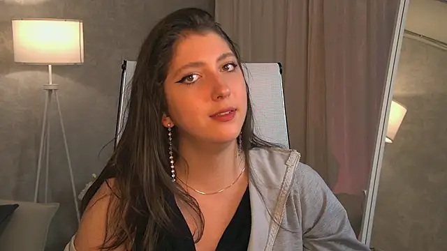 Snapshot of Mary_Miiller chatting on 09-21-25, 09:55 Mary Miiller online show from 09-21-25, 09:55