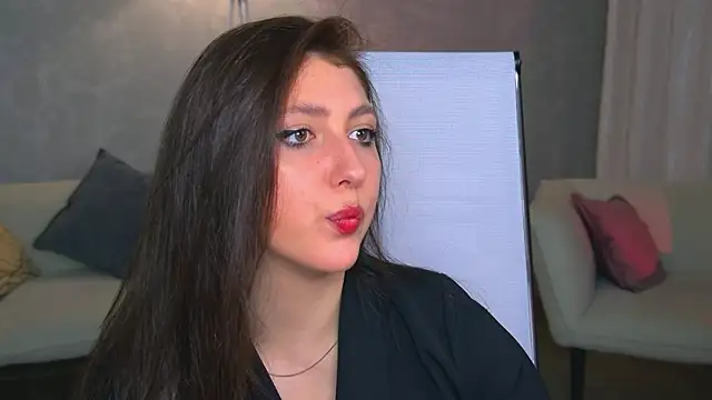Snapshot of Mary_Miiller chatting on 10-17-25, 12:30 Mary Miiller online show from 10-17-25, 12:30