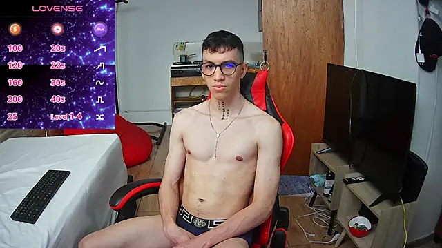 angelicious  online show from 11-04-25, 01:10