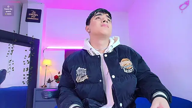 Lucass love online show from 11-10-25, 04:17