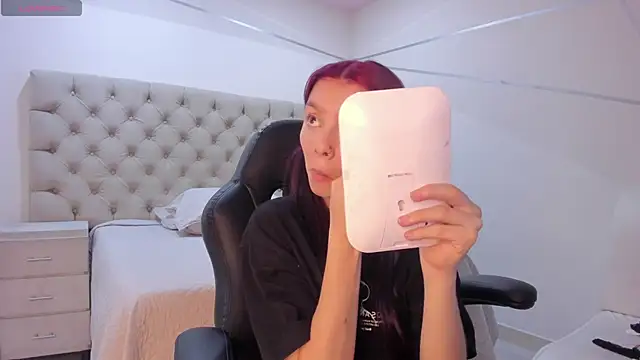 CleoWhite online show from 10-31-25, 07:59