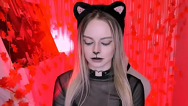 JuliaBrewwer online show from 10-31-25, 01:34