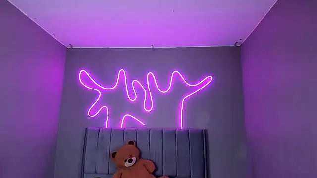 Sabrina bloom online show from 09-09-25, 01:43