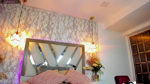 Aisha poweer online show from 10-26-25, 02:17