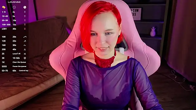 NaomiYoru online show from 09-10-25, 08:42