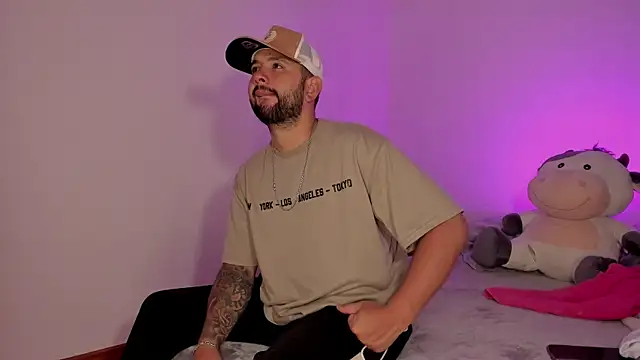 Snapshot of lola_n_apolo chatting on 09-16-25, 07:20 lola n apolo online show from 09-16-25, 07:20