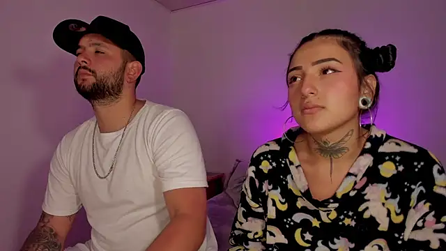 Snapshot of lola_n_apolo chatting on 09-19-25, 03:52 lola n apolo online show from 09-19-25, 03:52