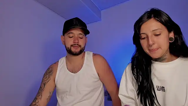 Snapshot of lola_n_apolo chatting on 09-22-25, 03:30 lola n apolo online show from 09-22-25, 03:30