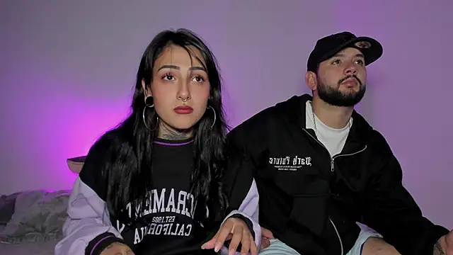 Snapshot of lola_n_apolo chatting on 10-23-25, 12:32 lola n apolo online show from 10-23-25, 12:32