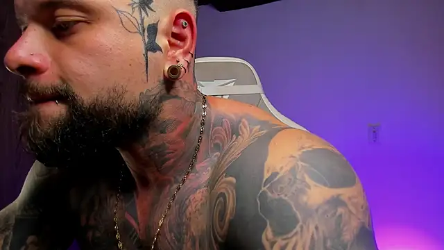 Snapshot of natevillage chatting on 09-09-25, 03:06 natevillage online show from 09-09-25, 03:06