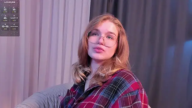 Snapshot of SophieMurrr chatting on 10-14-25, 03:13 SophieMurrr online show from 10-14-25, 03:13