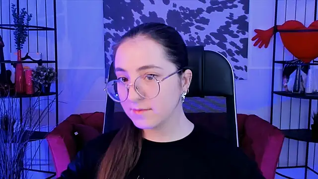 Snapshot of VirtuallVoyant chatting on 09-24-25, 04:16 VirtuallVoyant online show from 09-24-25, 04:16