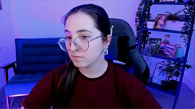 Snapshot of VirtuallVoyant chatting on 10-07-25, 03:31 VirtuallVoyant online show from 10-07-25, 03:31