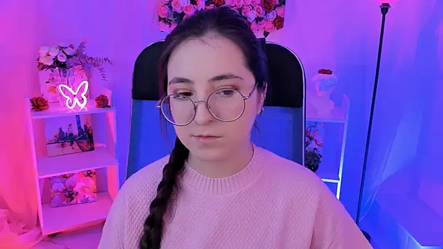 Snapshot of VirtuallVoyant chatting on 10-16-25, 07:09 VirtuallVoyant online show from 10-16-25, 07:09