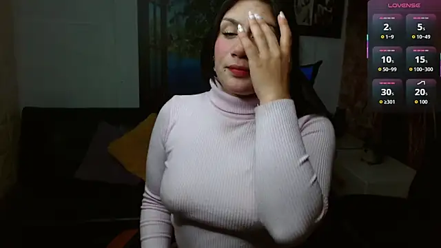 gigi gilt  online show from 11-16-25, 04:07