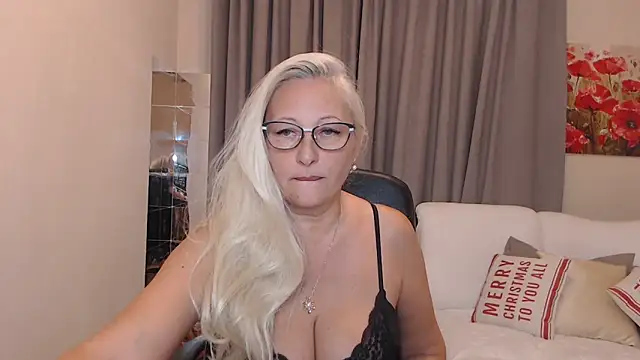 ValeriaSharm online show from 10-04-25, 11:41