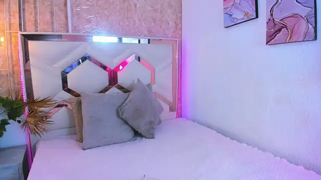 Venuss1  online show from 09-30-25, 04:28