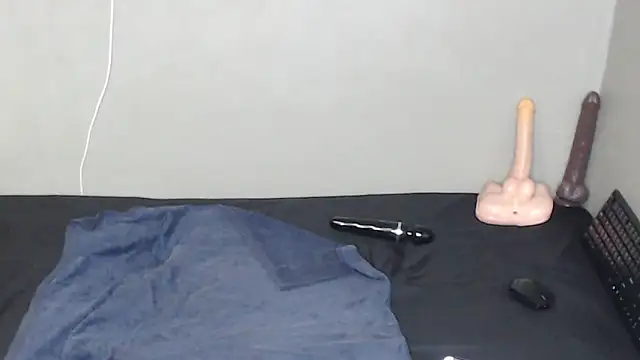 TrishahXo online show from 03-10-26, 04:06