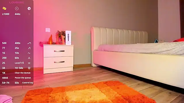 Clarity Yumi online show from 12-04-25, 02:54