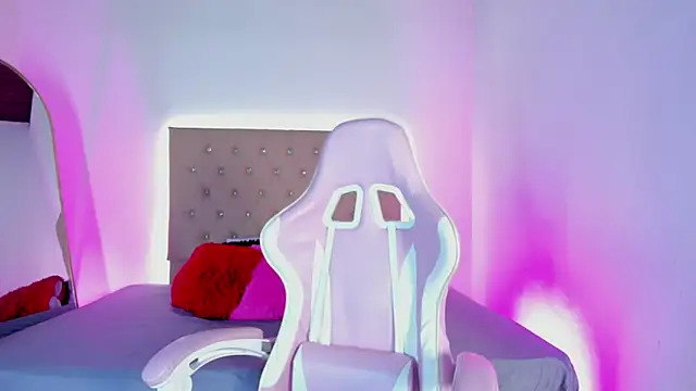 Zafiro  Brown online show from 09-12-25, 01:22