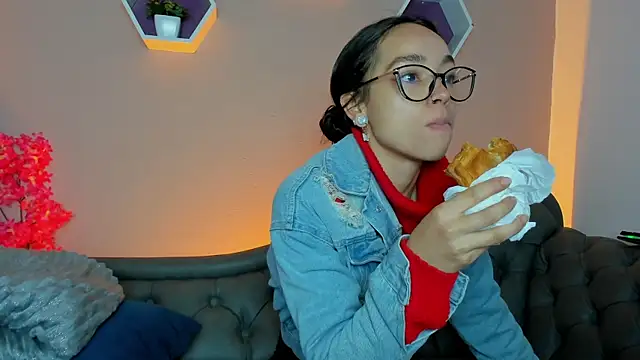 Snapshot of Dafne_Mel chatting on 10-04-25, 02:04 Dafne Mel online show from 10-04-25, 02:04