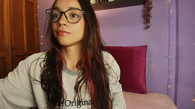 Snapshot of Dafne_Mel chatting on 10-18-25, 07:47 Dafne Mel online show from 10-18-25, 07:47