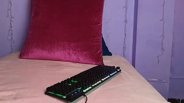 Snapshot of Dafne_Mel chatting on 10-20-25, 12:27 Dafne Mel online show from 10-20-25, 12:27