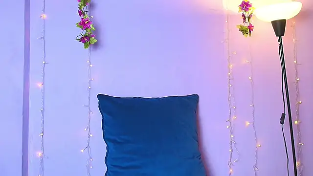 Snapshot of Dafne_Mel chatting on 11-17-25, 12:33 Dafne Mel online show from 11-17-25, 12:33