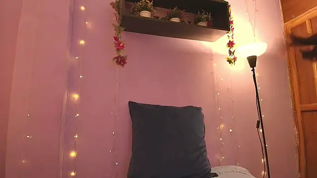 Snapshot of Dafne_Mel chatting on 11-18-25, 12:42 Dafne Mel online show from 11-18-25, 12:42