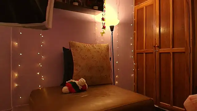 Snapshot of Dafne_Mel chatting on 11-24-25, 11:54 Dafne Mel online show from 11-24-25, 11:54