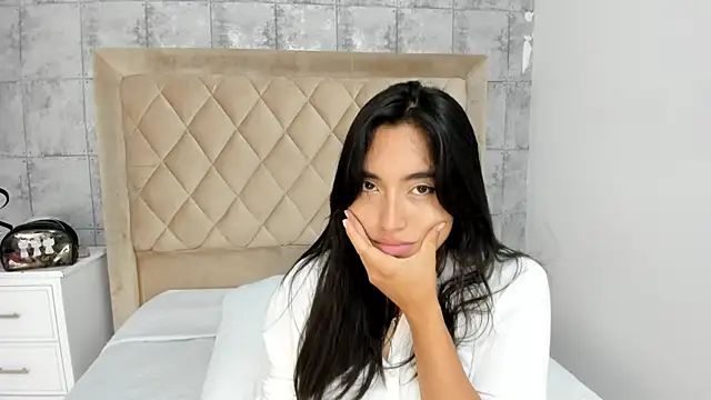 Starbutterflyy  online show from 10-12-25, 03:49