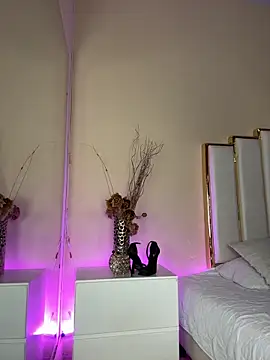 Alexandraa Gomez online show from 09-30-25, 08:25