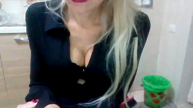 Kelly80 online show from 10-22-25, 04:29