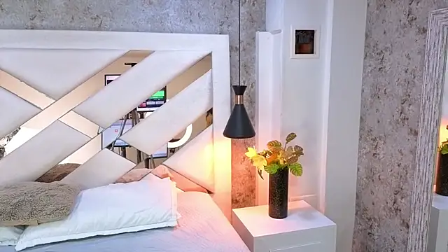 Saara evans  online show from 09-13-25, 08:08