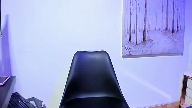 DanniaKross online show from 10-20-25, 08:42