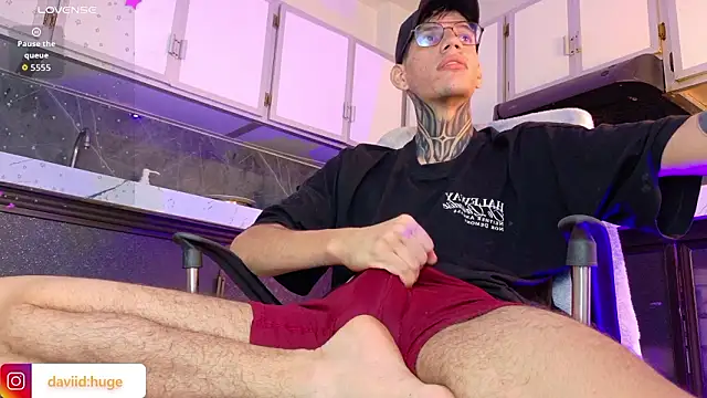 Snapshot of david_huge chatting on 02-25-26, 06:12 david huge online show from 02-25-26, 06:12