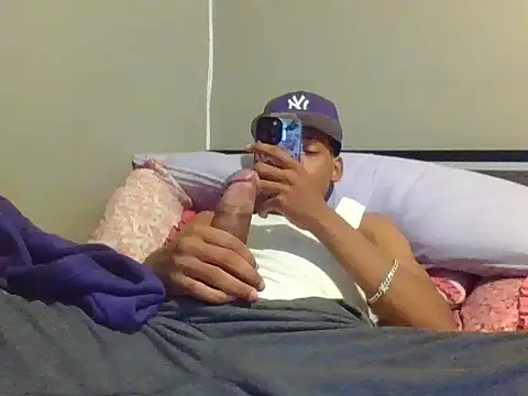 Snapshot of mikyng chatting on 12-02-25, 04:07 mikyng online show from 12-02-25, 04:07