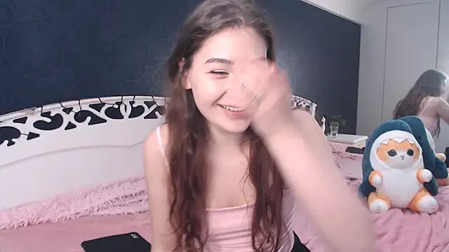 Lili Luuu online show from 09-20-25, 08:43